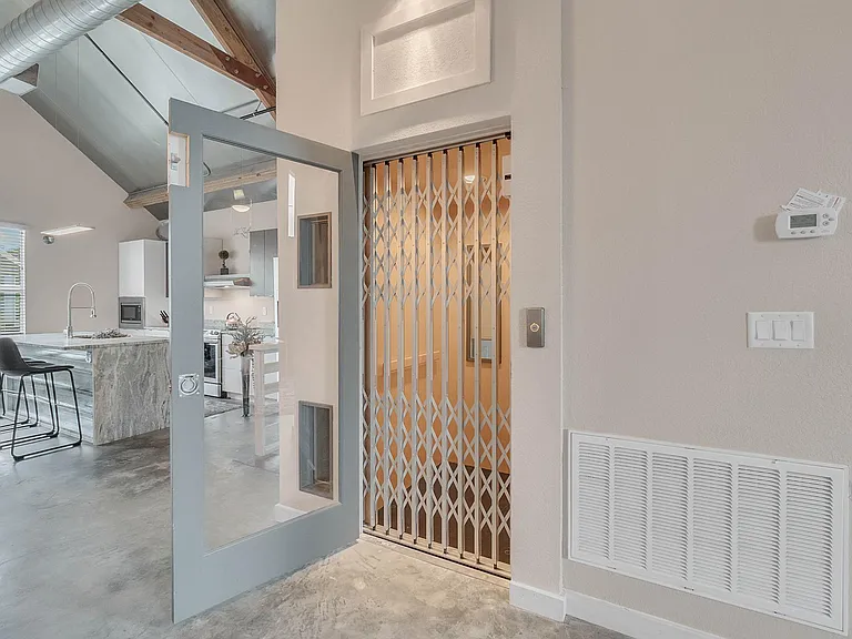 1603 Woodward St #16 — Photo 17