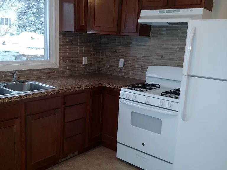 1135 Cedar St — Photo 9