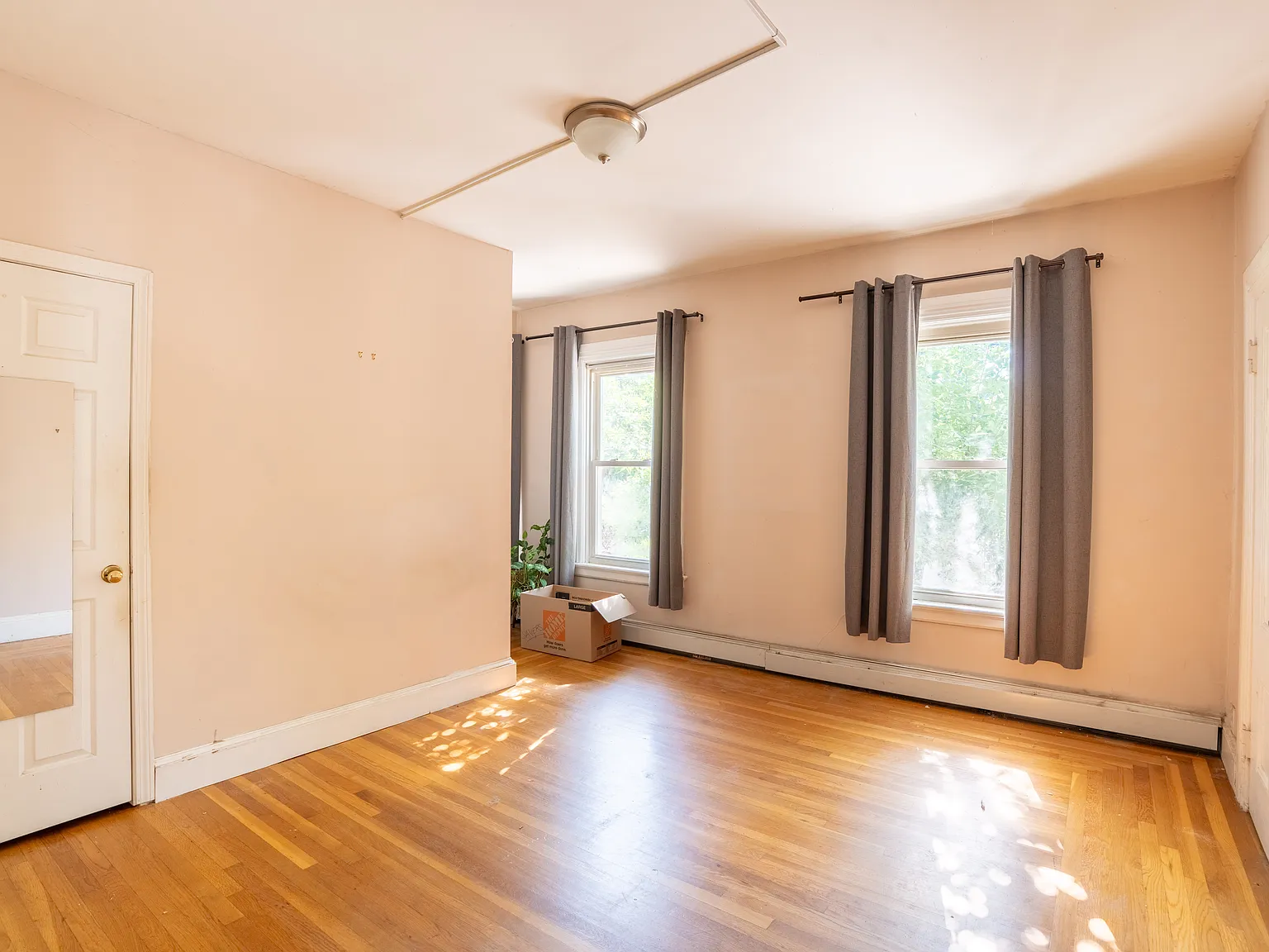 3 bed, 1143 sqft, $2,200 — Photo 3