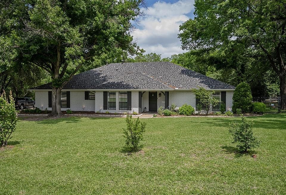 1st image of 1209 Wood Creek Ln