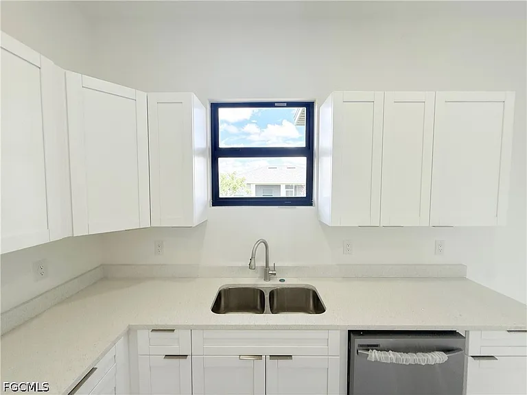 4229 NW 32nd St — Photo 7