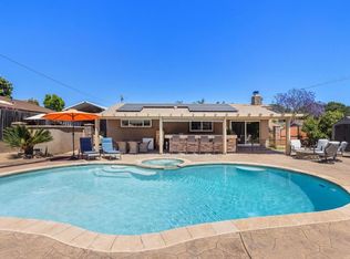 952 Knoll Park Ln, Fallbrook, CA 92028