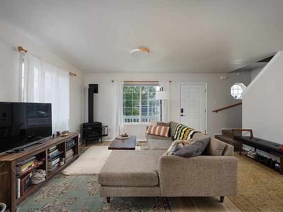 5th image of 3407 Laredo Dr #2