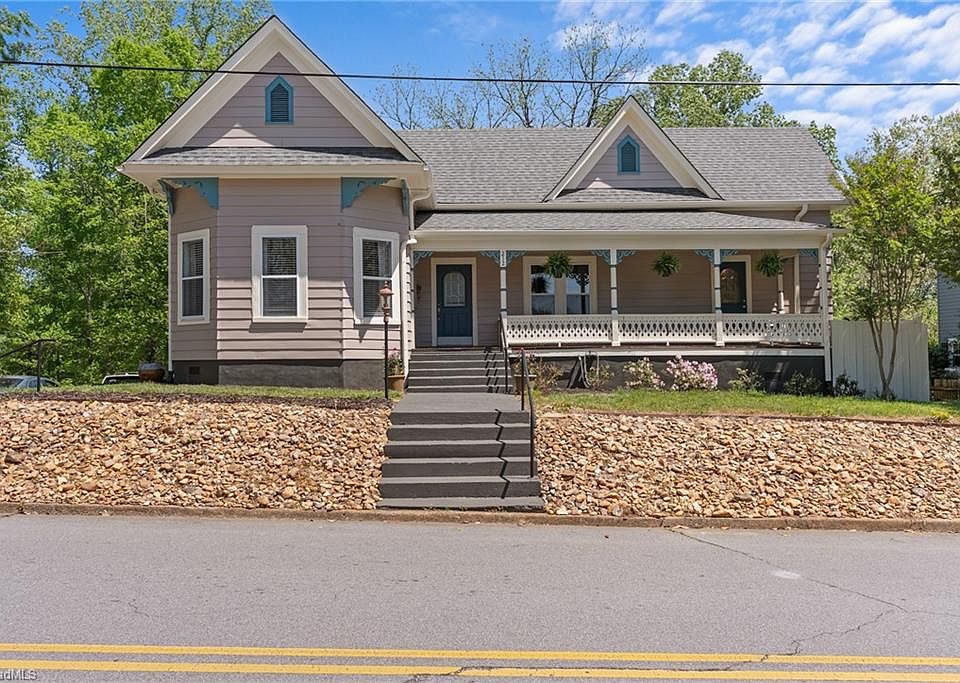1st image of 212 Gwyn Ave