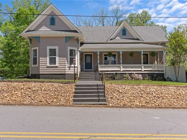 212 Gwyn Ave, Elkin, NC 28621