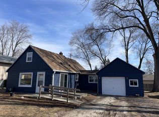 1420 S 167th St, New Berlin, WI 53151