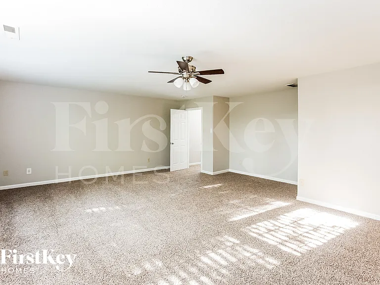 727 Sinclair Dr — Photo 9