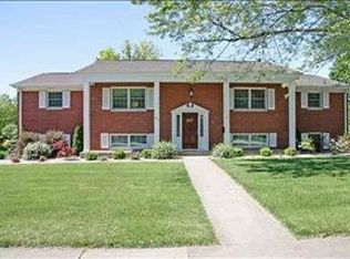 217 Fleetwood Dr, Bloomington, IL