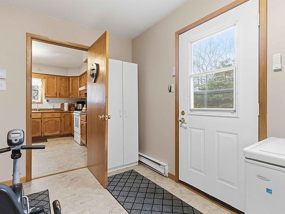 4th image of 1850 Lawrencetown Rd