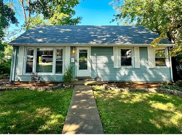 7009 Greenholly Dr, Saint Louis, MO 63123