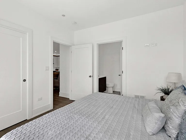 1613 W Belmont Ave, Chicago, IL — Photo 41