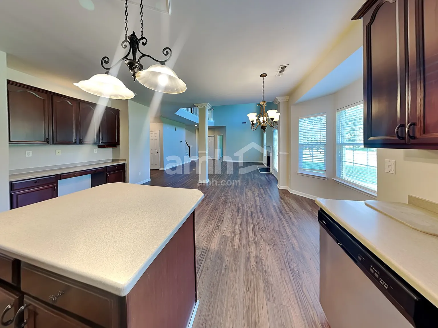 4 bed, 3.0 bath, 2744 sqft, $2,760 — Photo 4