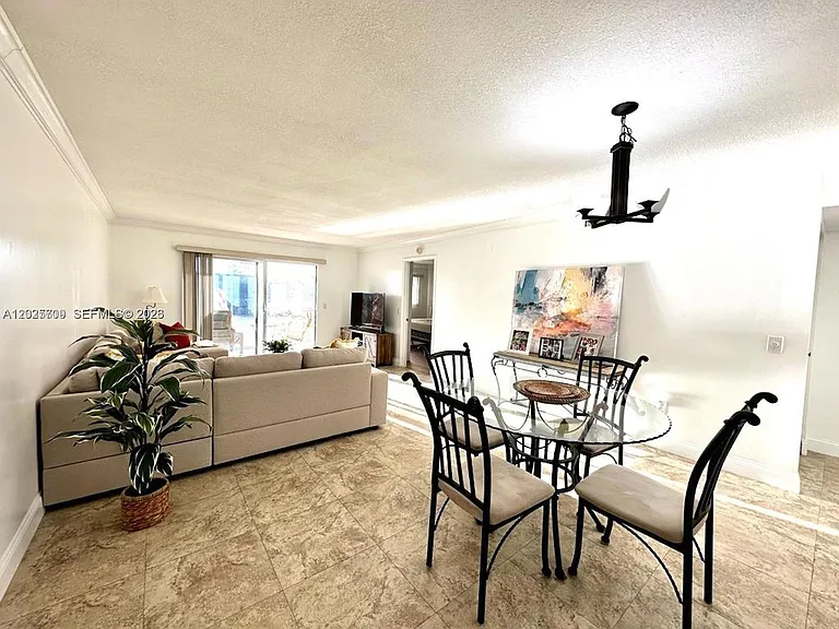 850 SW 138th Ave #307D — Photo 3