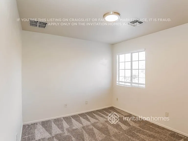 7031 W Lincoln St — Photo 8