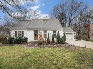 8004 Lee Blvd, Leawood, KS 66206