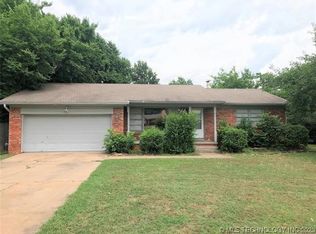 3245 S Irvington Ave E, Tulsa, OK 74135