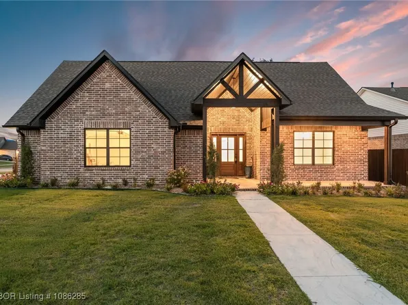 8301 McLaren Dr, Fort Smith, AR 72916