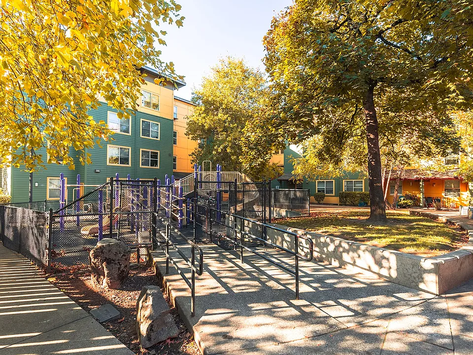 INCOME RESTRICTED Affordable Apartments in Hazelwood!