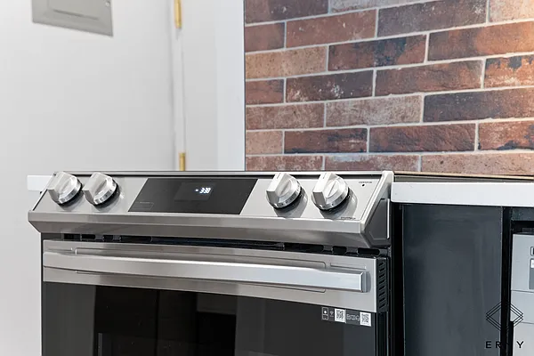 Rented by ERNY LLC | media 20