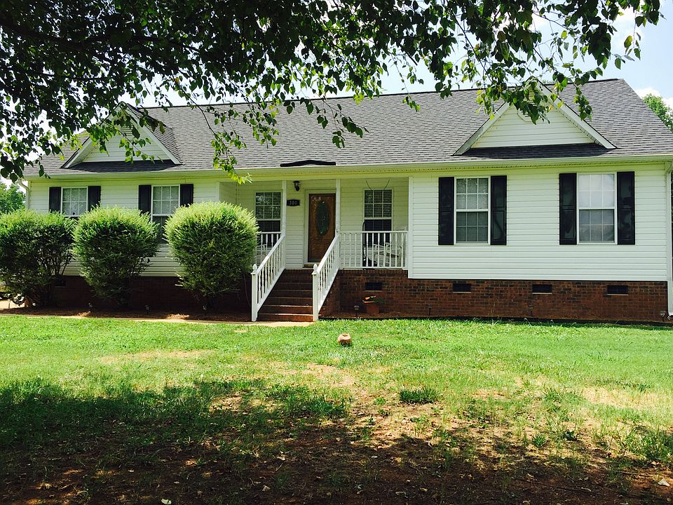1st image of 300 Silver Oak Dr