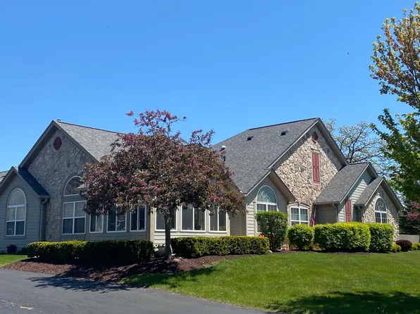2018 Olmstead Dr Unit 2018, Woodstock, IL 60098