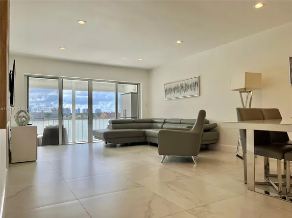 18901 NE 14th Ave APT 301, Miami, FL 33179