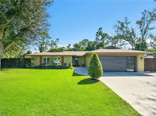 2474 King Arthurs Ct, Fort Myers, FL 33912