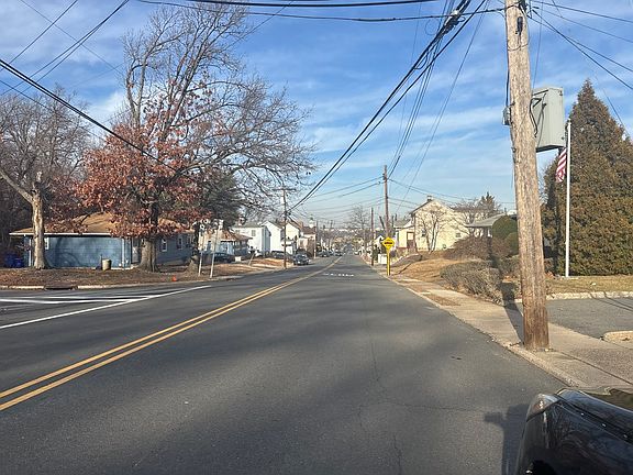 4th image of 437 Raritan St