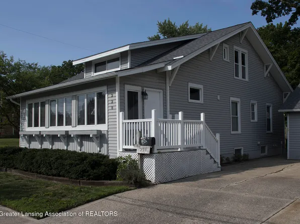 228 W Main St, Grand Ledge, MI 48837