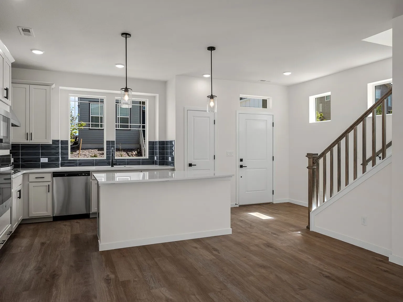 3 bed, 1649 sqft, $2,750 — Photo 1