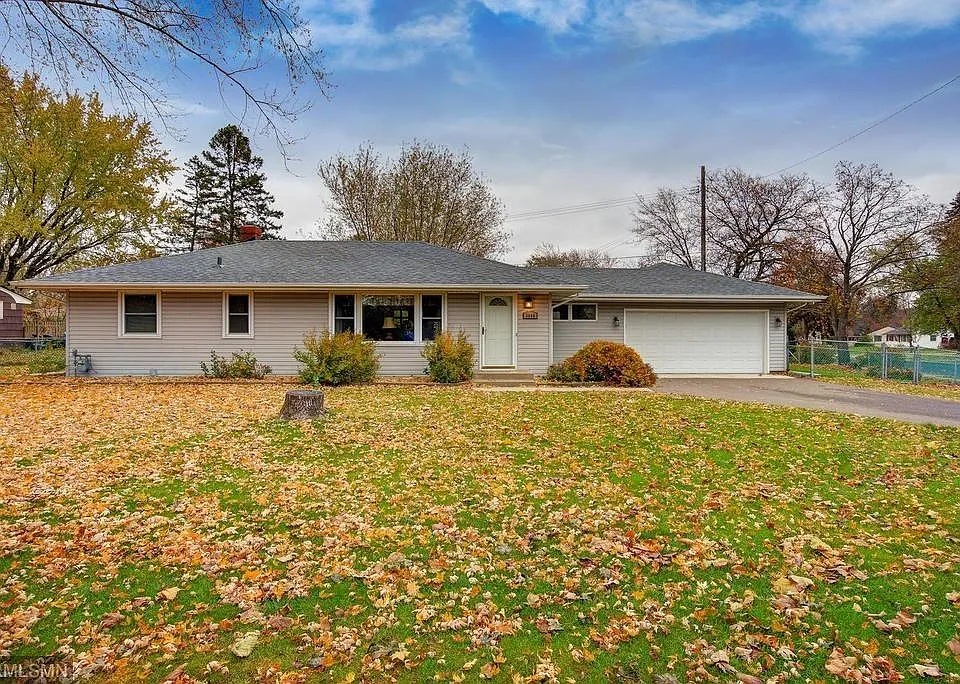 3644 Dennis Ln