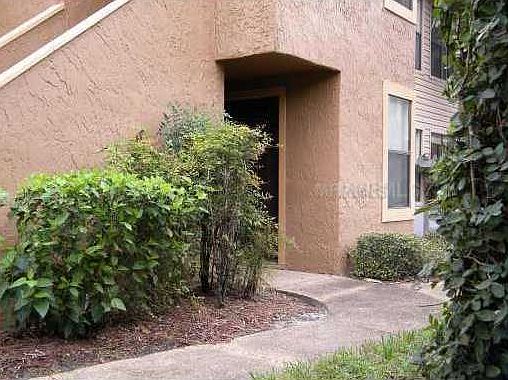 2nd image of 2905 Antique Oaks Cir APT 7