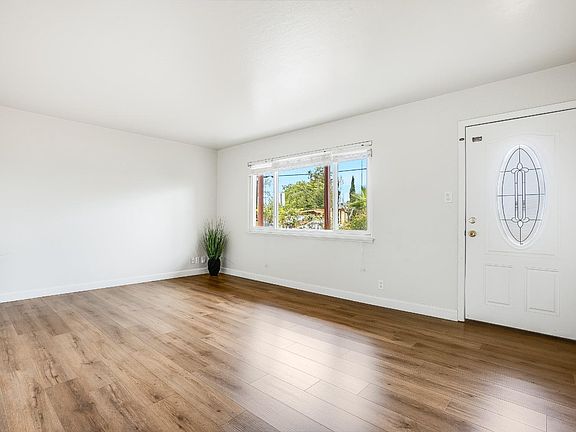 5th image of 832 E Santa Barbara Drive E