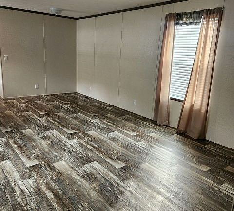 2nd image of 4904 Bay Dr #55