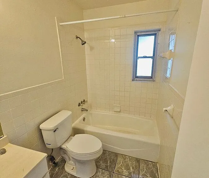 611 Avenue G SE — Photo 13