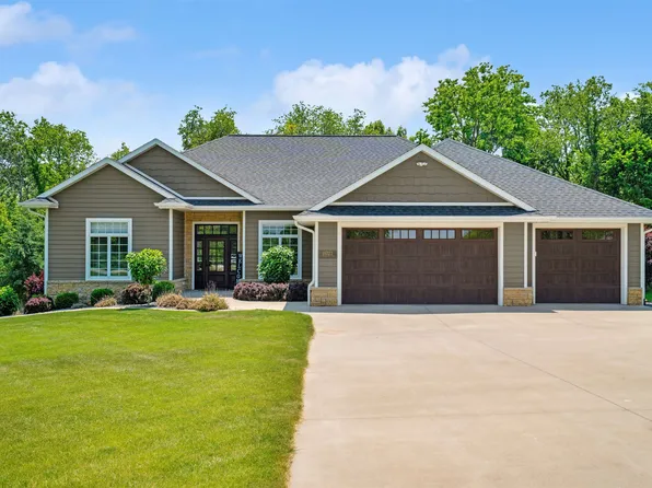 18723 W Michelle Ct, East Dubuque, IL 61025