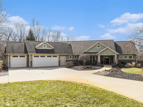 7712 Anchorage Dr SE, Caledonia, MI 49316