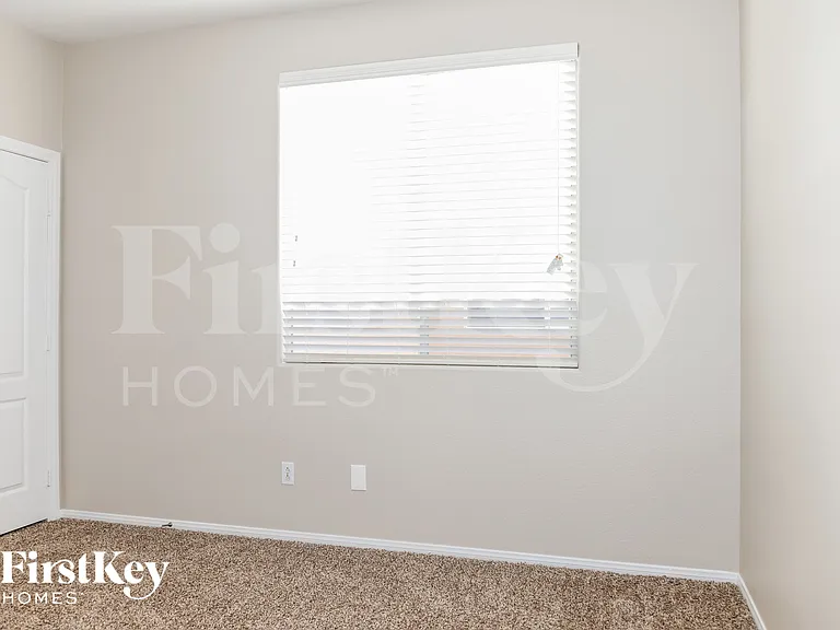10772 Manchester Park Dr — Photo 13