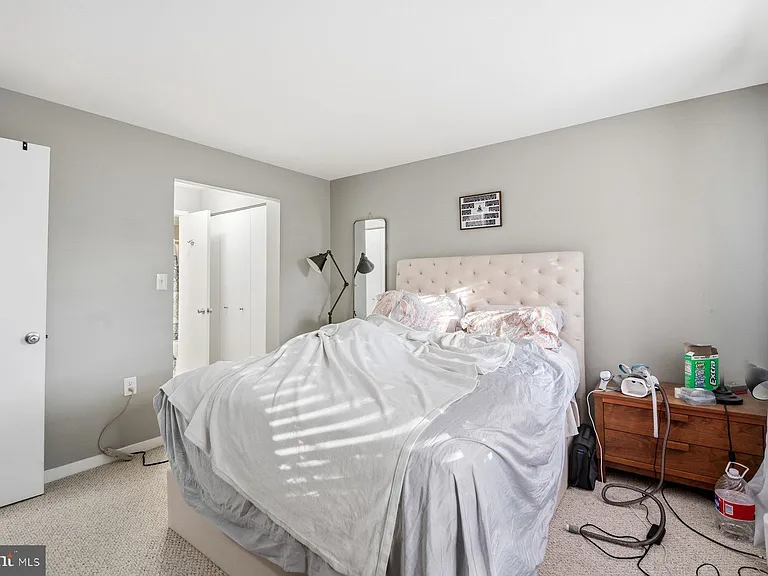 642 S Charles St #R22 — Photo 20