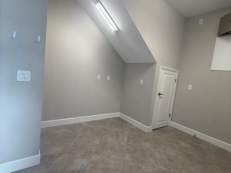 13421 Granger Ave — Photo 6