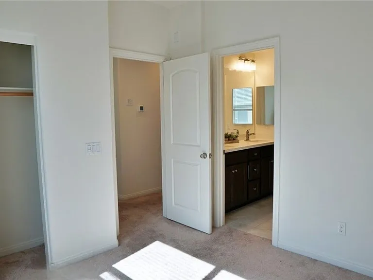 10519 Wilding Dr — Photo 22