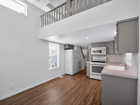 4th image of 121 1st Ave #L
