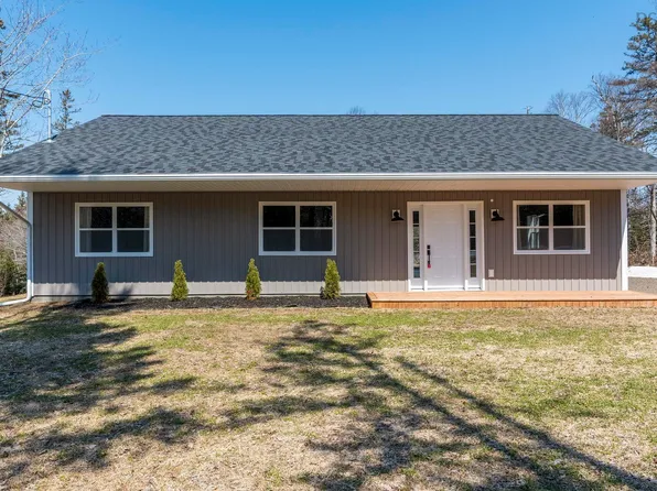 1960 Long Point Rd, Burlington, NS B0P 1E0