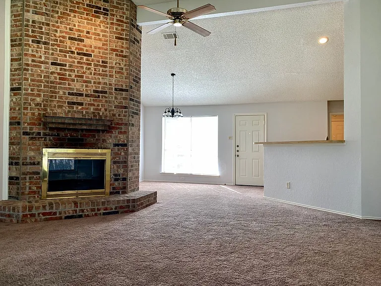 322 Quail Hollow Dr — Photo 5