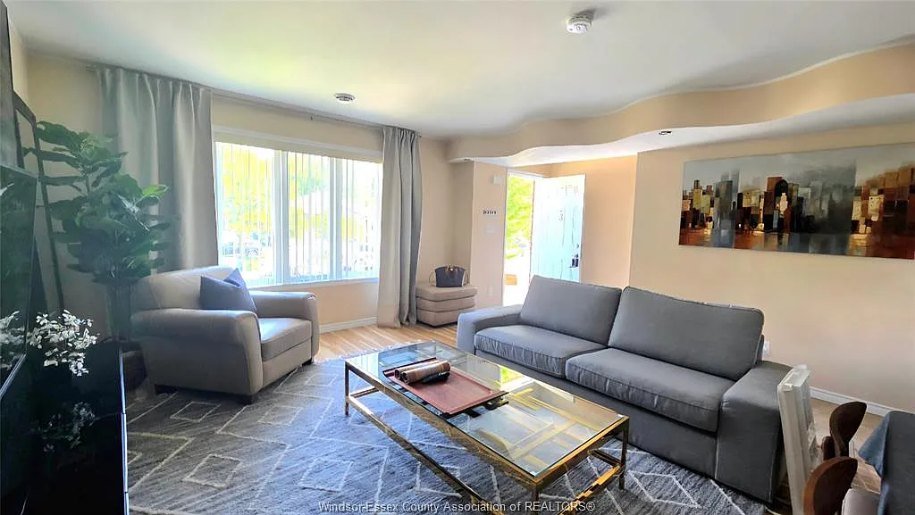 2 bed, 1.5 bath, $2,100 — Photo 3