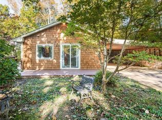 120 Sharon Ridge Ct, Fairview, NC 28730