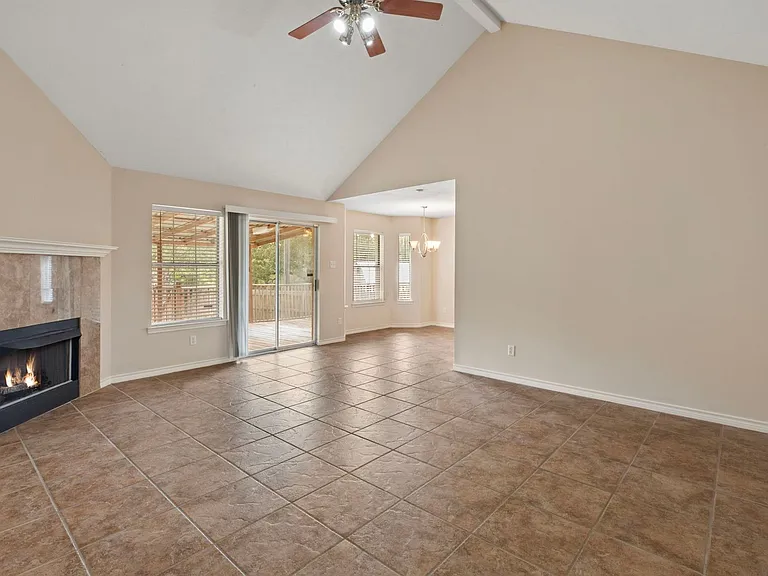 2511 Westwood Main Dr — Photo 5
