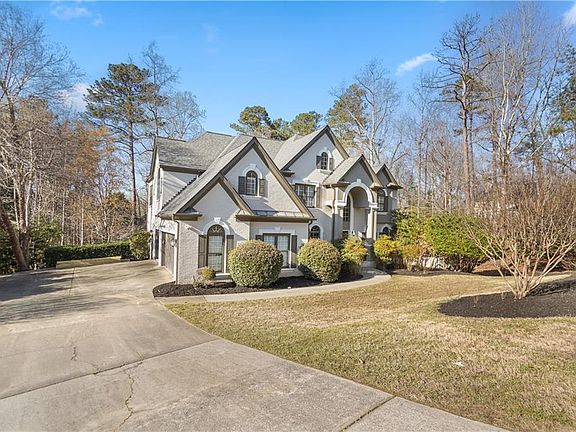 2nd image of 715 Fawn Ridge Ct