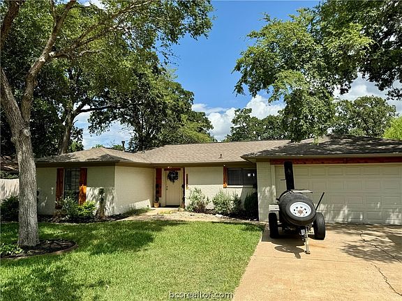 4th image of 1006 Val Verde Dr