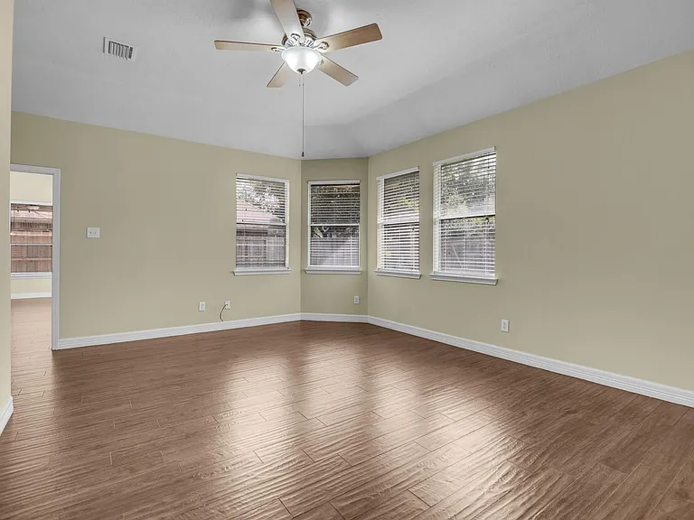 2919 Silverbit Trail Ln — Photo 16